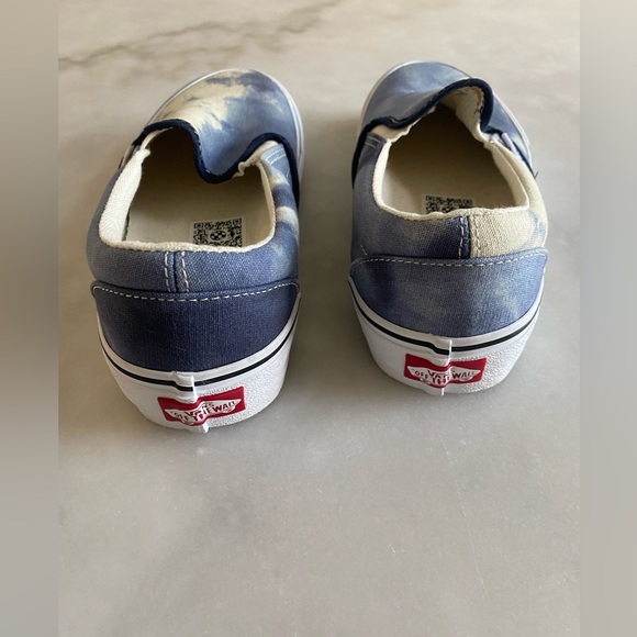 New! Vans
Slip-On VR3 "Cloud" sneakers size 6 men’s 7.5 women’s - Picture 5 of 6